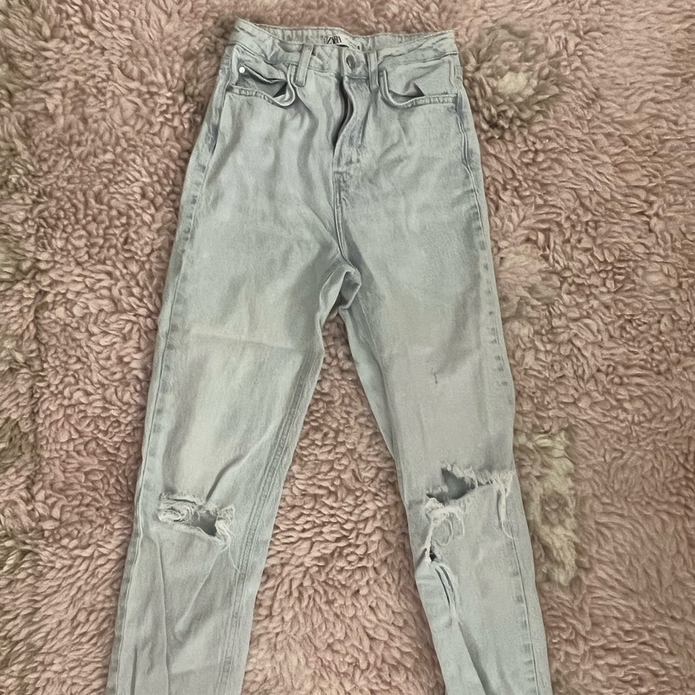 High waisted jeans